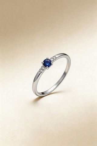 Anello Niylah - Oro bianco, diamanti e zaffiro