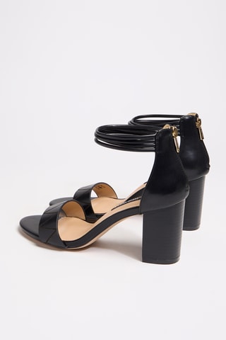 Sandali in vernice con tacco - Nero