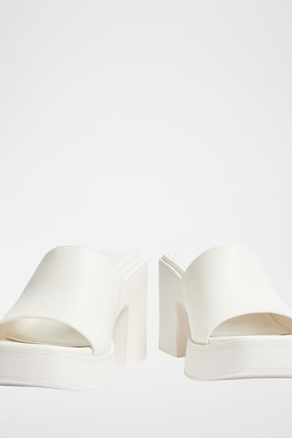 Mules à talons Ecru
