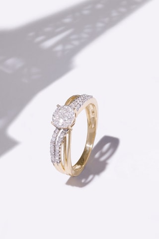 Anillo - 
Oro amarillo y diamantes