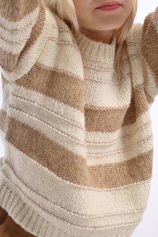 Pull - Ecru - Molly Bracken Girl