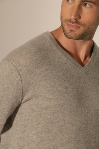 Jersey Lorenzo 100 % cachemir, 2 hilos - Cuello de pico. - Gris