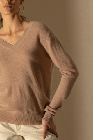 Jersey Kalie 100 % cachemir - Cuello de pico. - Camel