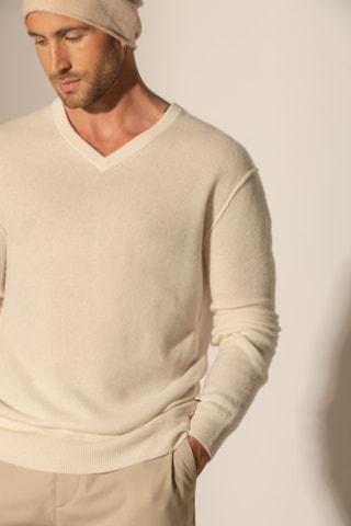 Jersey Lorenzo 100 % cachemir, 2 hilos - Cuello de pico. - Crudo