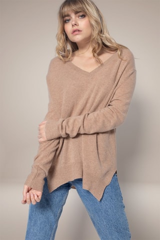 Jersey Lova 100 % cachemir, 2 hilos - Cuello de pico. - Camel