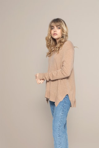 Jersey Lova 100 % cachemir, 2 hilos - Cuello de pico. - Camel