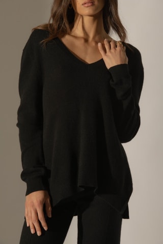 Jersey Lova 100 % cachemir, 2 hilos - Cuello de pico. - Negro