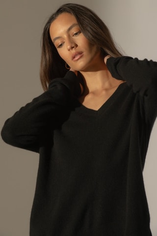 Jersey Lova 100 % cachemir, 2 hilos - Cuello de pico. - Negro