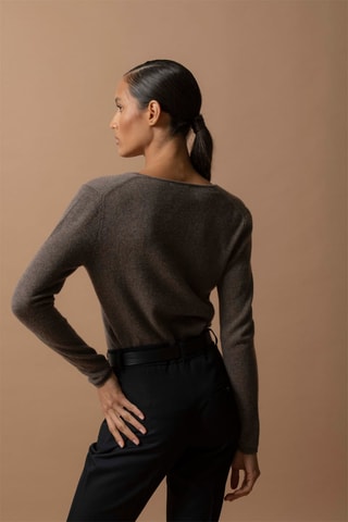 Jersey Shannon 100 % cachemir, 2 hilos - Cuello de pico. - Topo