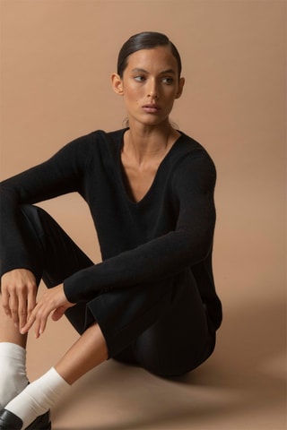 Jersey Gaby 100 % cachemir 4 hilos - Cuello de pico. - Negro