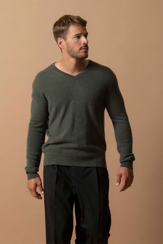 Jersey Alexander 100 % cachemir, 2 hilos - Cuello de pico. - Caqui
