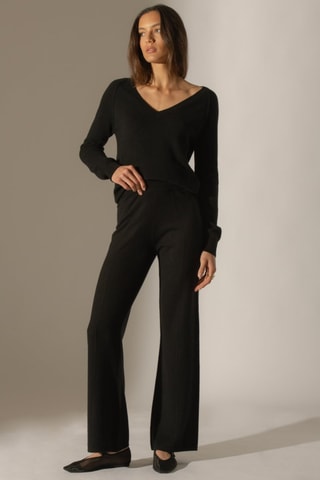 Jersey Penelope 100 % cachemir, 2 hilos - Cuello de pico. - Negro