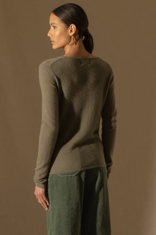Jersey Shannon 100 % cachemir, 2 hilos - Cuello de pico. - Caqui
