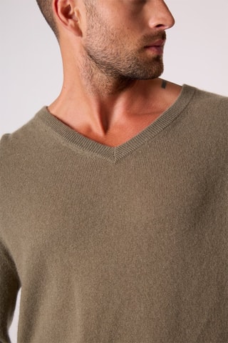 Jersey Alexander 100 % cachemir, 2 hilos - Cuello de pico. - Caqui