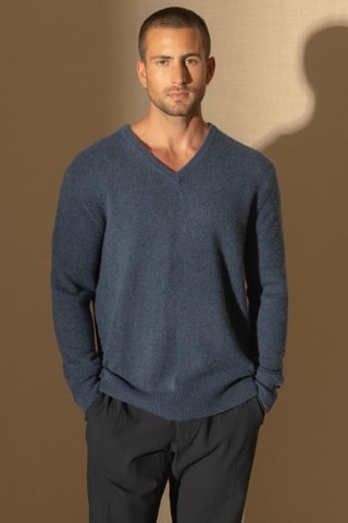 Jersey Enzo 100 % cachemir, 4 hilos - Cuello de pico. - Azul