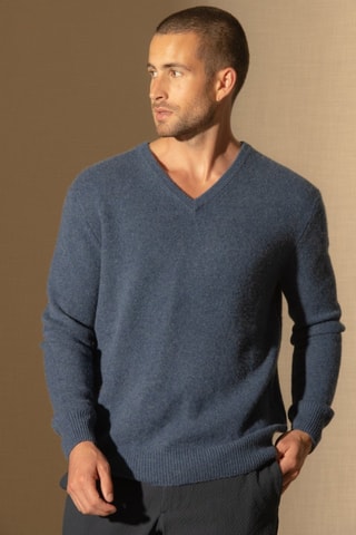 Jersey Enzo 100 % cachemir, 4 hilos - Cuello de pico. - Azul
