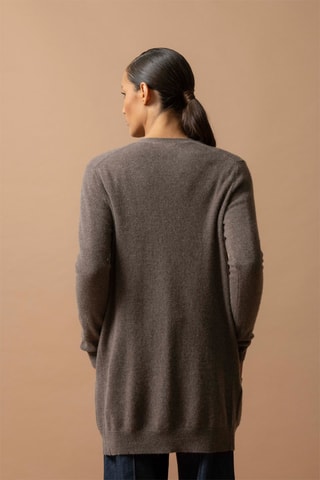Cárdigan Pearl 100 % cachemir, 2 hilos - Cuello de pico. - Topo