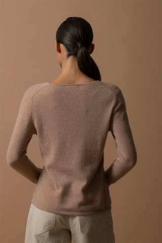 Jersey Shannon 100 % cachemir, 2 hilos - Cuello de pico. - Camel