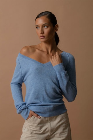 Jersey Penelope 100 % cachemir, 2 hilos - Cuello de pico. - Celeste