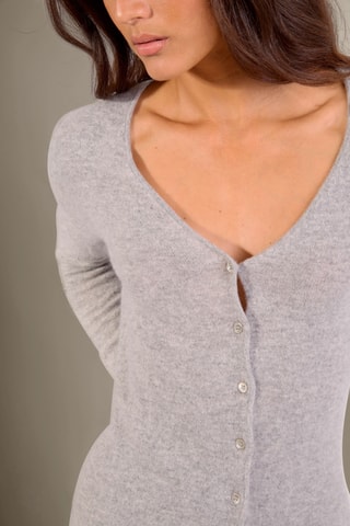 Cárdigan slim fit Paige 100 % cachemir, 2 hilos - Cuello de pico. - Gris claro
