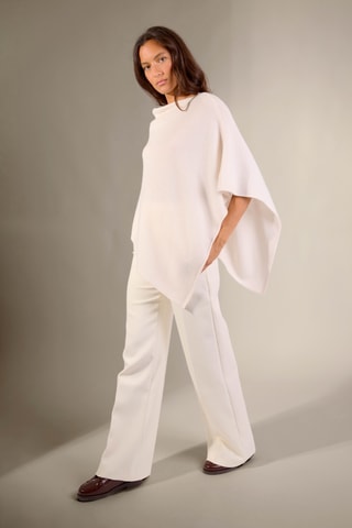 Poncho loose Georgia 100 % cachemir, 4 hilos - Cuello barco, 241 gr - Crudo