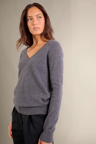 Jersey loose Penelope 100 % cachemir, 4 hilos - Cuello de pico. - Antracita