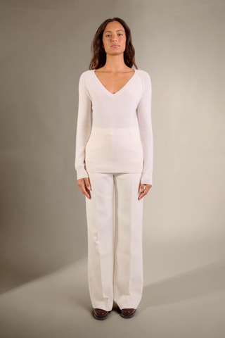 Jersey loose Penelope 100 % cachemir, 2 hilos - Cuello de pico. - Crudo