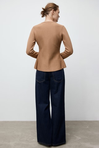 Veste en maille cintrée à boutons - Marron