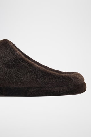 Sabot en fourrure avec détails de couture - Marron