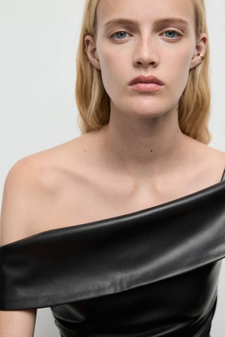 Top cuir synthétique épaules dénudées - Noir