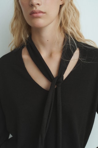 Pull col en V foulard - Noir