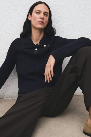 Pull en maille côtelée à col polo et boutons - Bleu marine