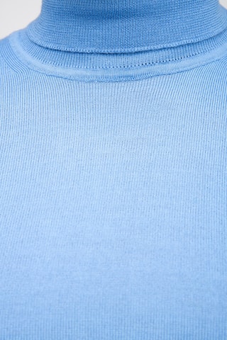 Pull  50% laine et 50% acrylique - Col roulé - Bleu