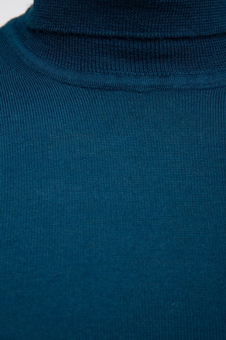 Pull 50% laine et 50% acrylique - Col roulé - Bleu marine