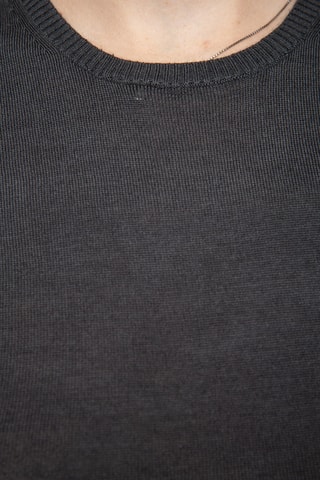 T-shirt 35% cachemire, 35% soie et 30% laine - Anthracite