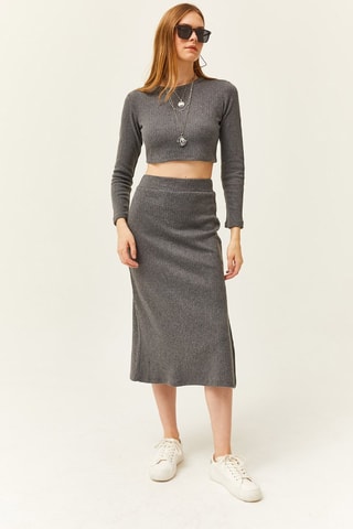 Crop top y falda recta - Gris