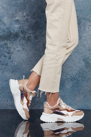 Zapatillas con plataforma - Blanco y marrón