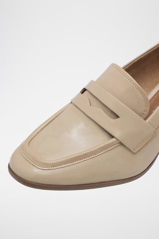 Mocassins à talons vernis - Beige