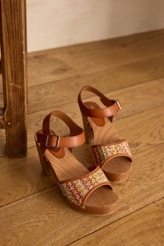 Sandali con tacco in pelle - Marrone