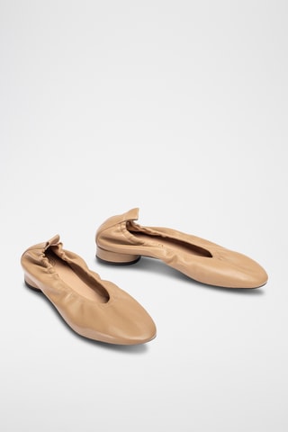 Bailarinas de piel de tacón - Beige