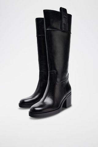 Botas em couro - Preto