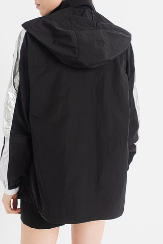 Chaqueta con capucha - Negro y plateado