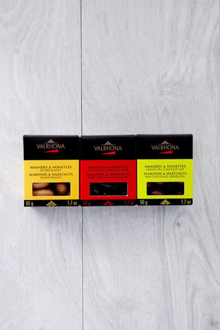 Coffret amandes et noisettes au chocolat blond, noir et lait - 3 x 50 g