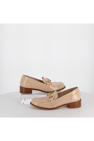 Mocassins à talons vernis en cuir Iona - Beige