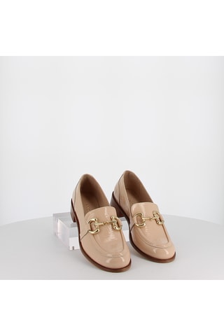 Mocassins à talons vernis en cuir Iona - Beige