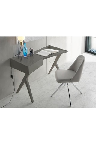 2 chaises pivotantes - 82 x 56 x 47 cm