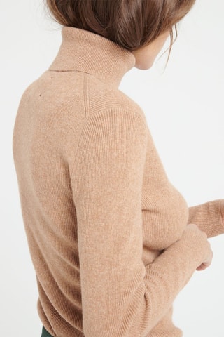 Pull ajusté en cachemire Lilly 17 - Camel