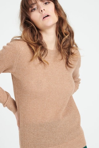 Pull ajusté en cachemire Lilly 23 - Camel