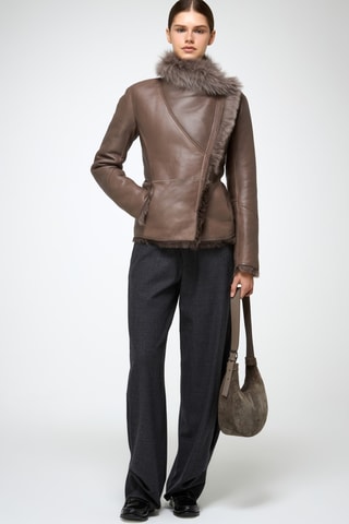 Casaco slim em shearling - Bege