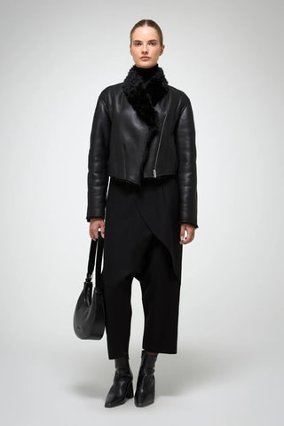Casaco regular em shearling - Preto
